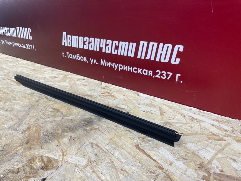 Уплотнитель стекла двери внутренний