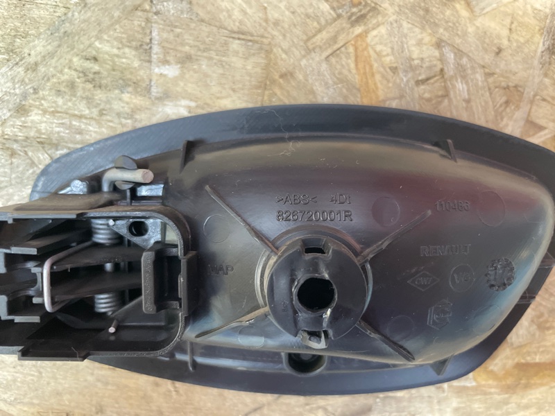 Внутренняя ручка     двери