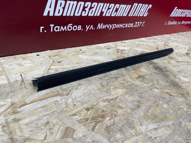 Уплотнитель стекла двери внутренний
