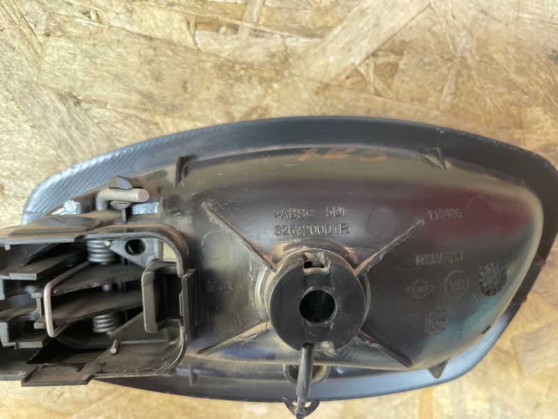 Внутренняя ручка     двери