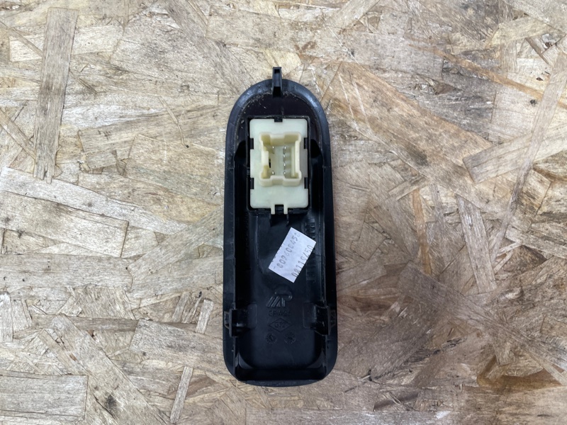 Кнопка стеклоподъемника