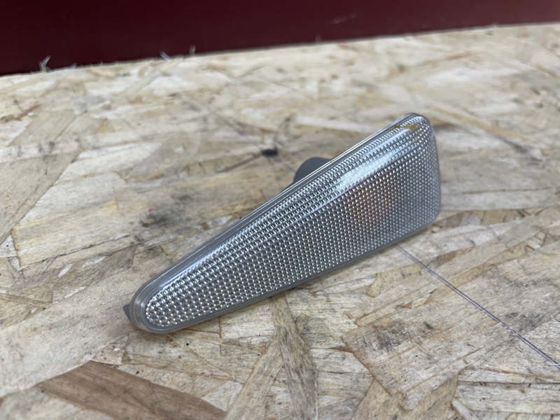 Повторитель поворота в крыло