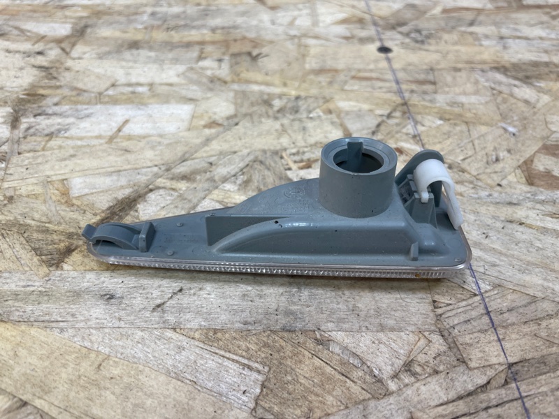 Повторитель поворота в крыло