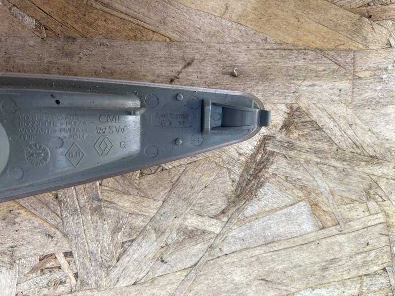 Повторитель поворота в крыло