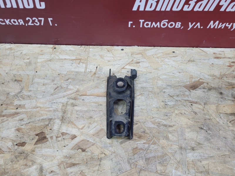 Кронштейн    опоры двигателя