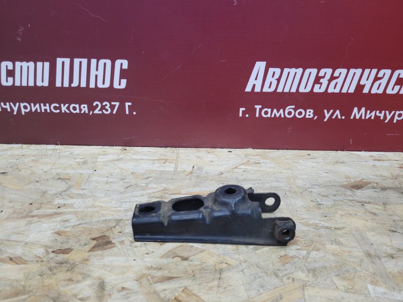 Кронштейн опоры двигателя