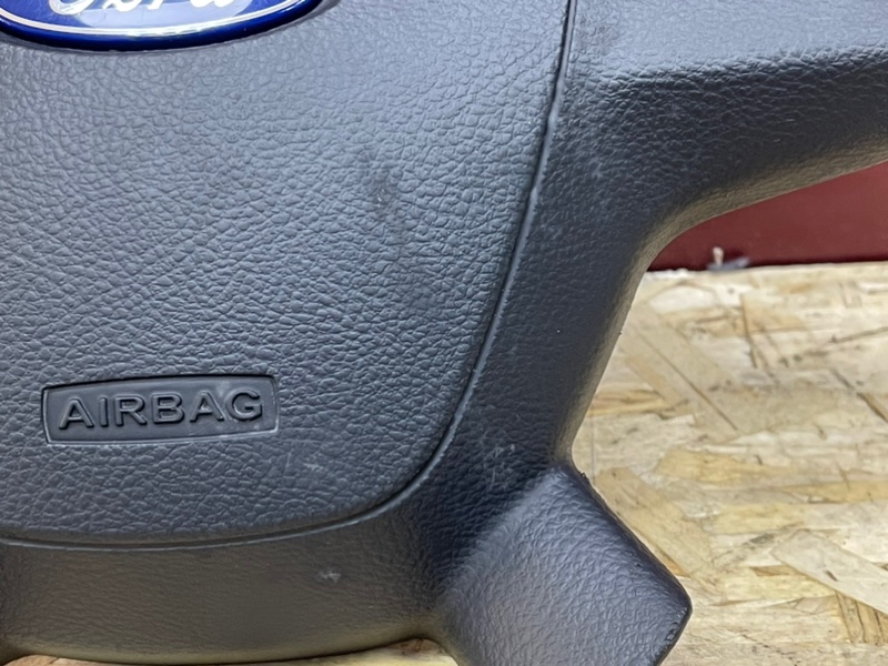 Подушка безопасности водителя