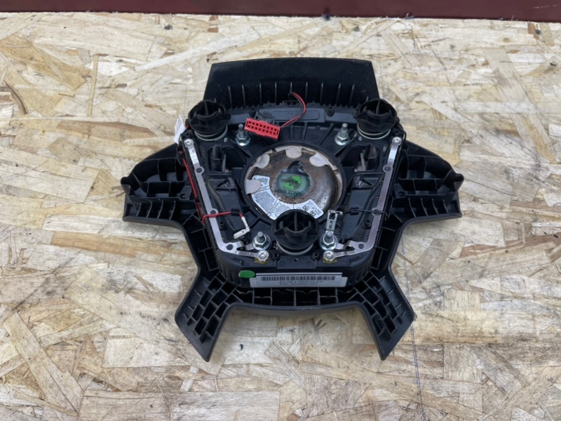 Подушка безопасности водителя