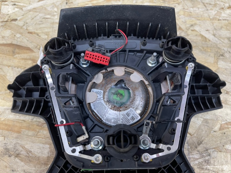 Подушка безопасности водителя