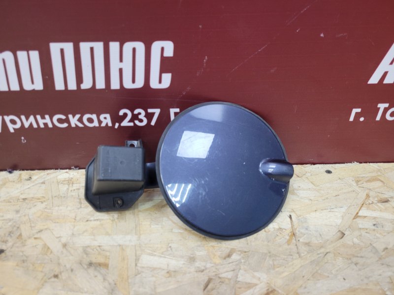 Лючок бензобака