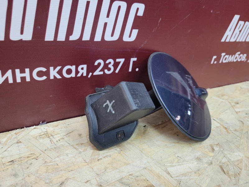 Лючок бензобака