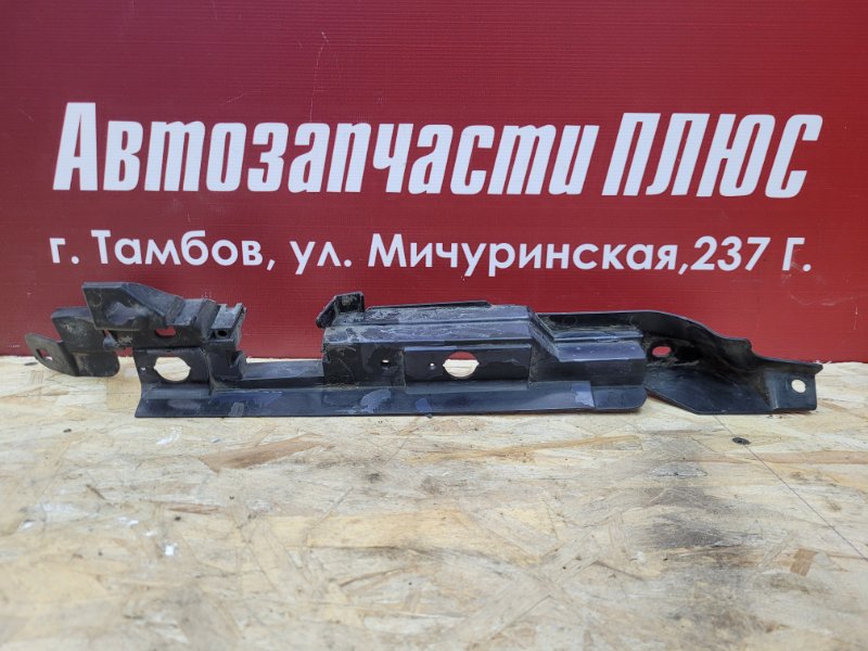 Кронштейн крепления крыла