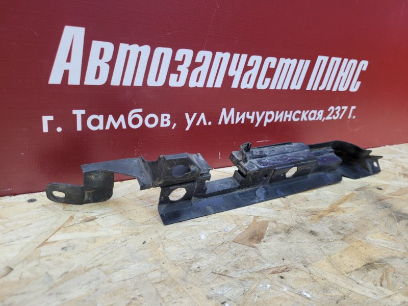 Кронштейн крепления крыла