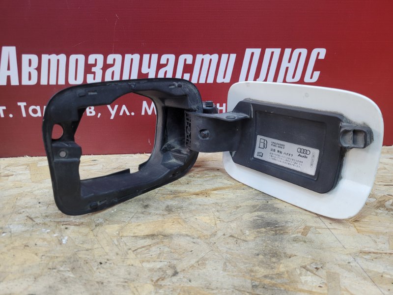 Лючок бензобака