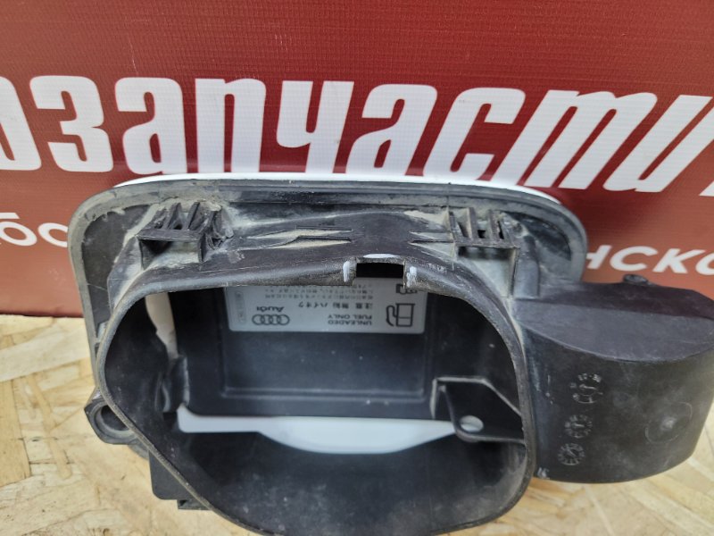 Лючок бензобака