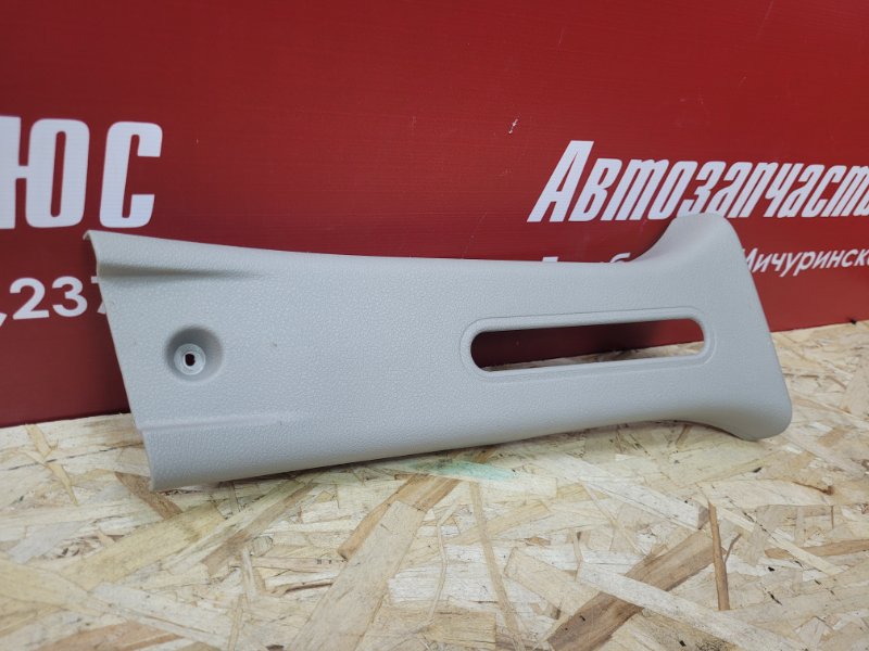 Обшивка средней стойки