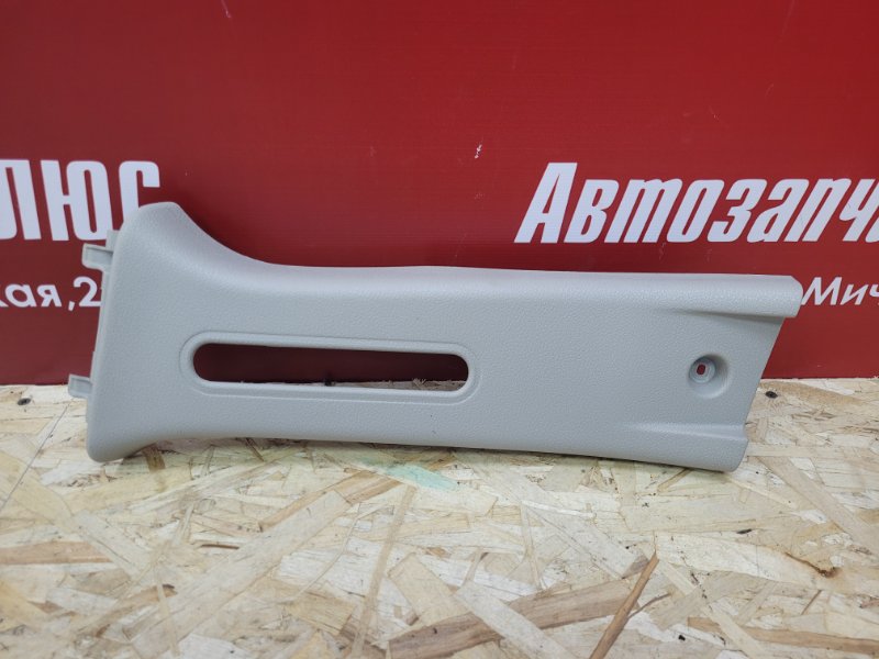 Обшивка средней стойки