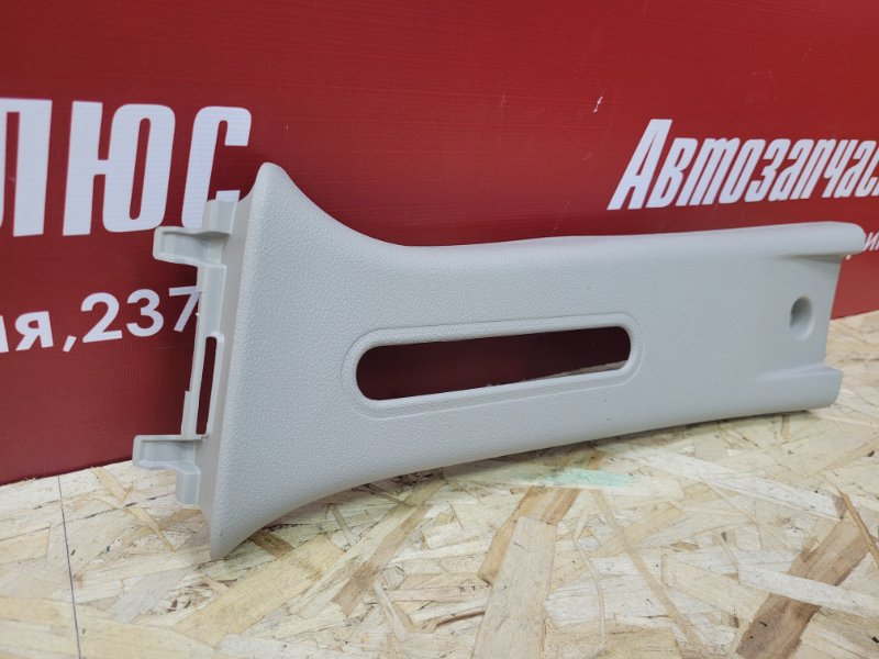 Обшивка средней стойки