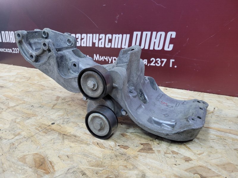 Кронштейн генератора