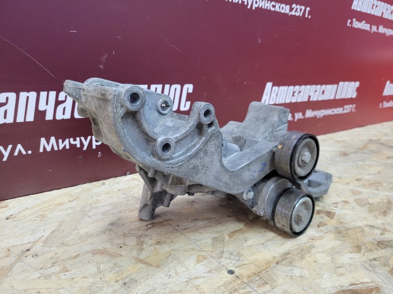 Кронштейн генератора