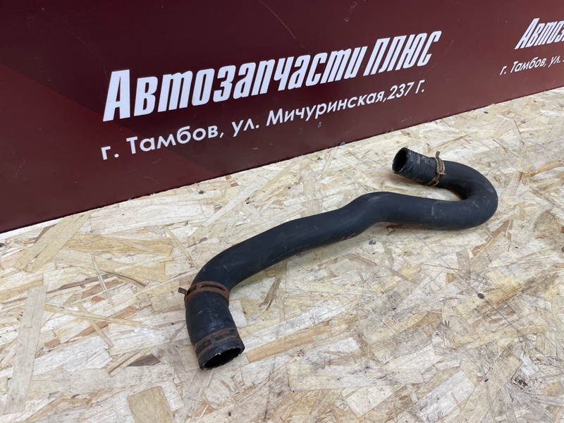 Верхний патрубок радиатора