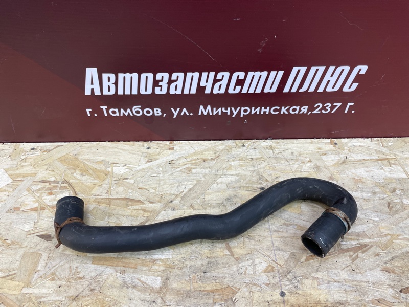 Верхний патрубок радиатора