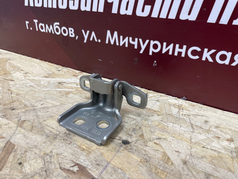 Петля     двери