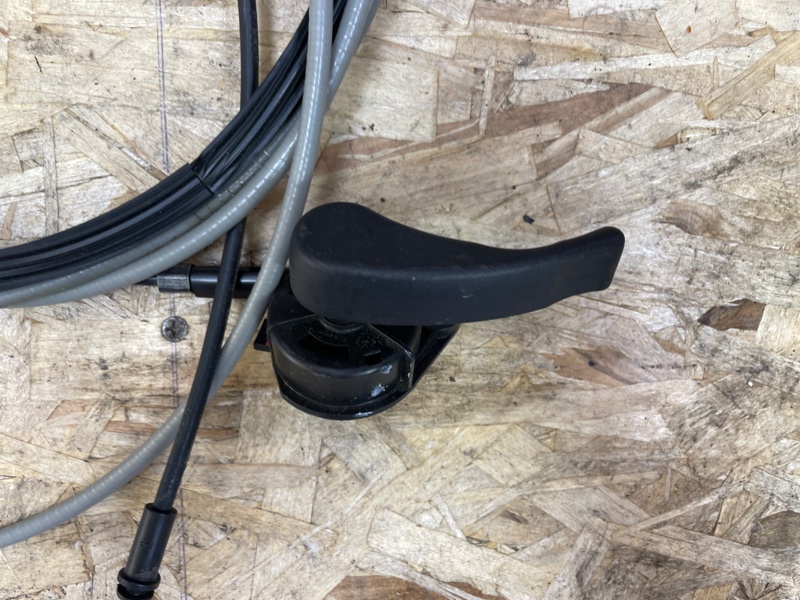 Трос замка капота