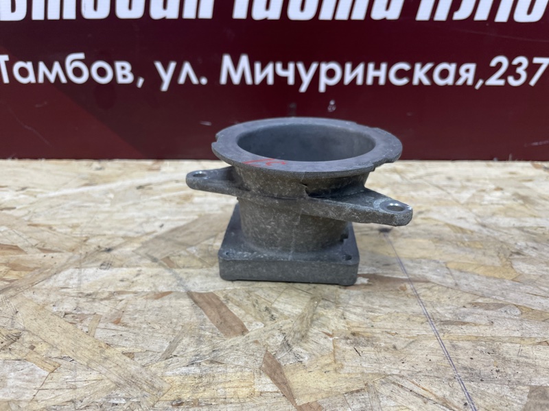 Фланец дроссельной заслонки