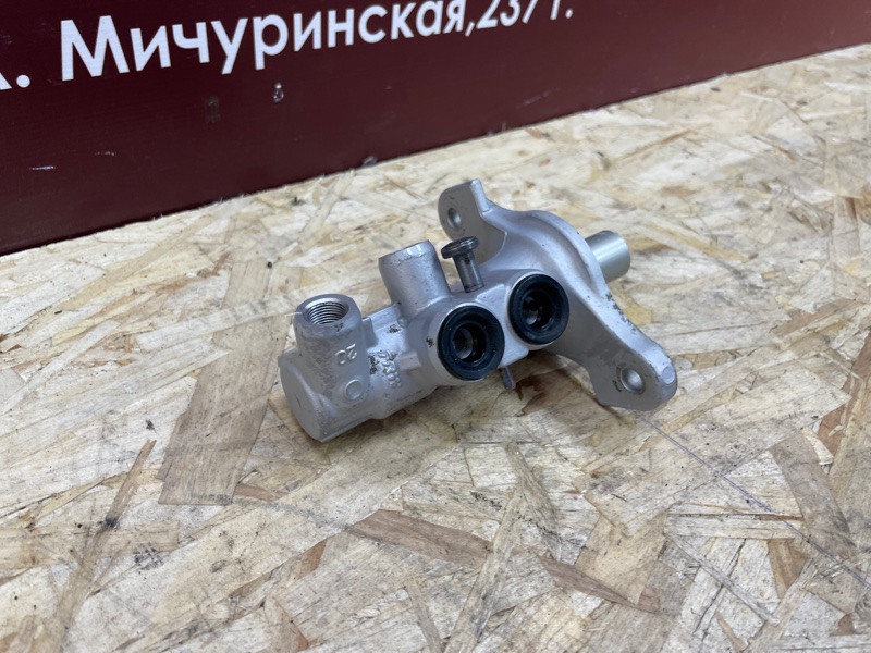 Главный тормозной цилиндр