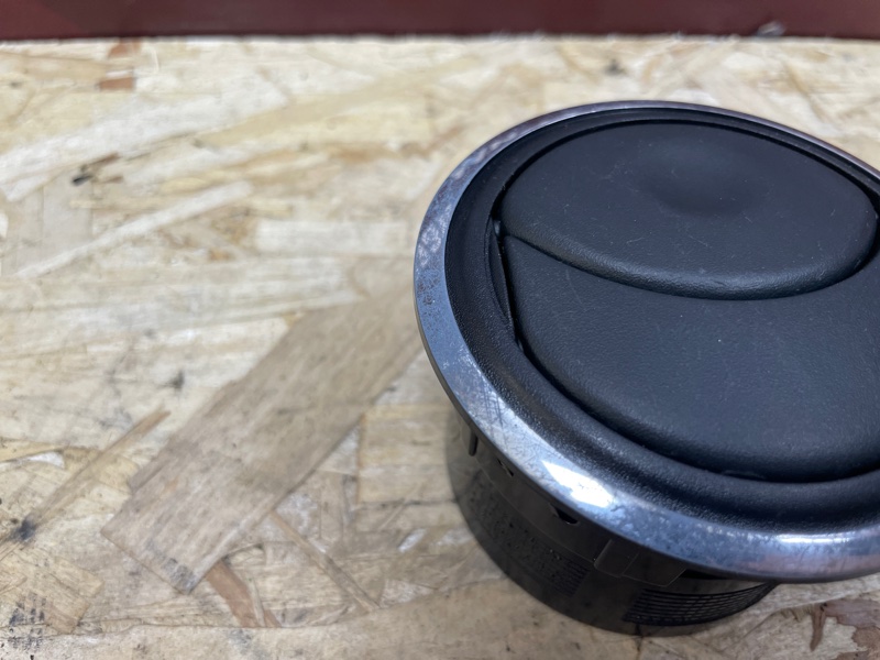 Воздушный дефлектор салона