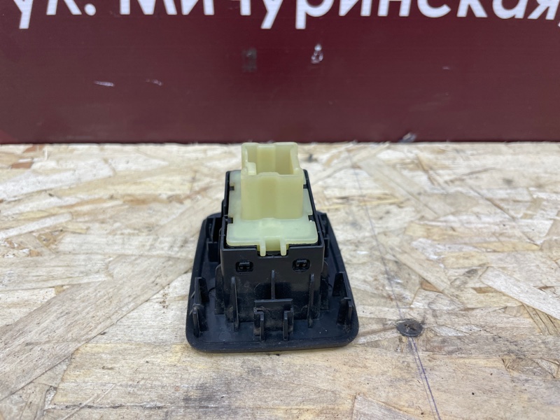 Кнопка стеклоподъемника