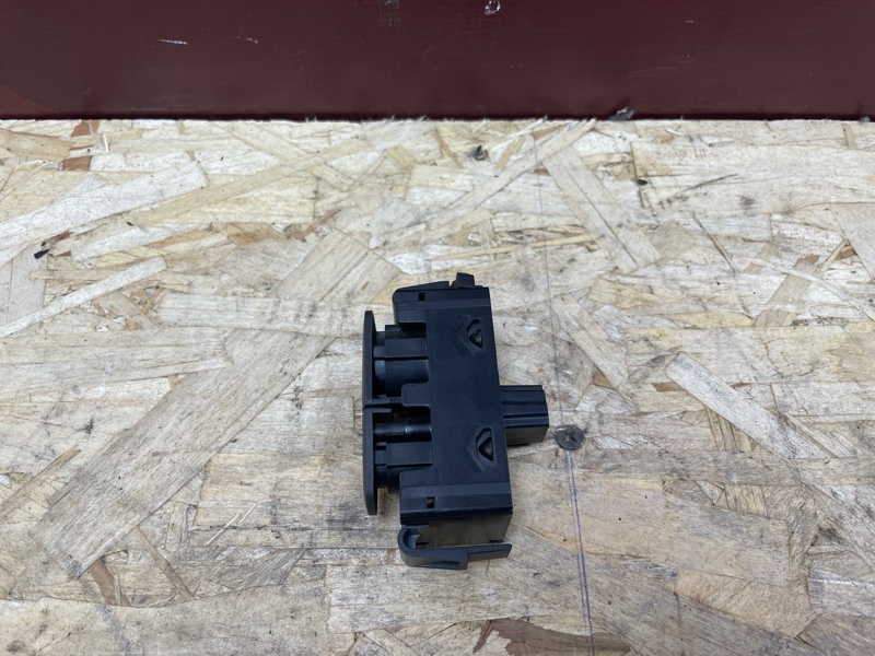 Кнопка аварийной сигнализации