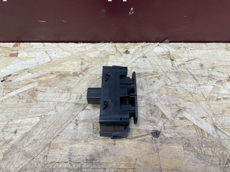 Кнопка аварийной сигнализации