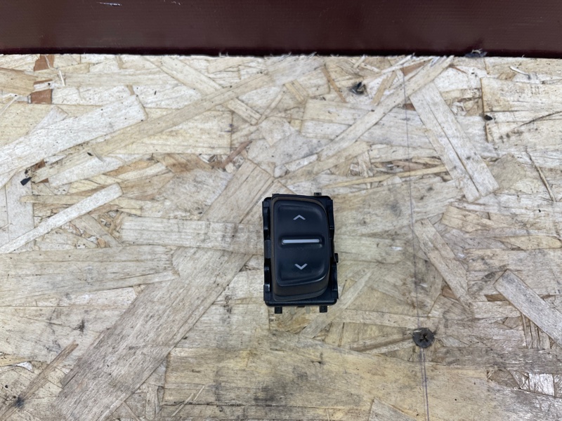 Кнопка стеклоподъемника