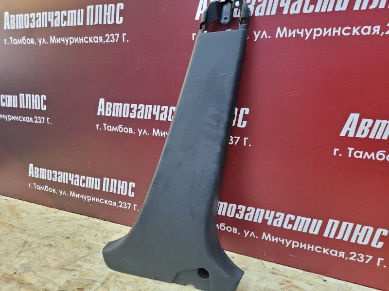 Обшивка средней стойки