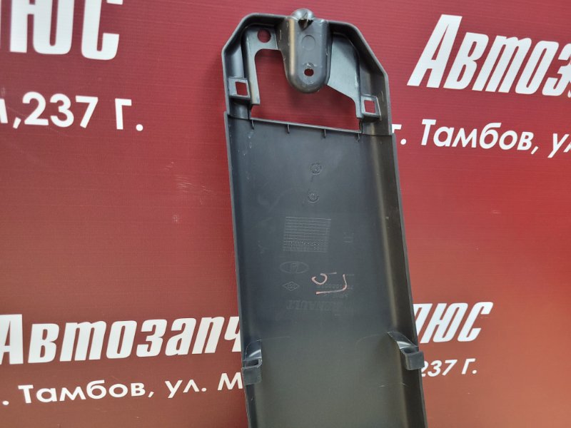 Обшивка средней стойки