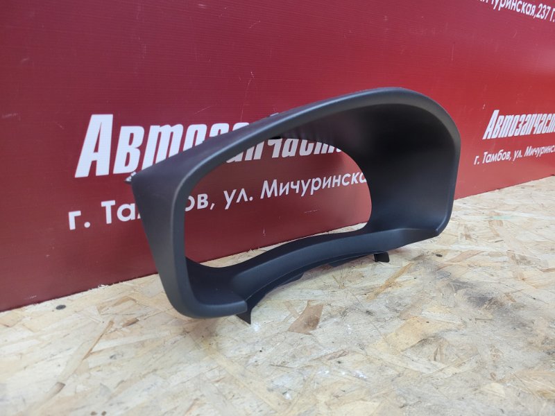 Козырек щитка приборов