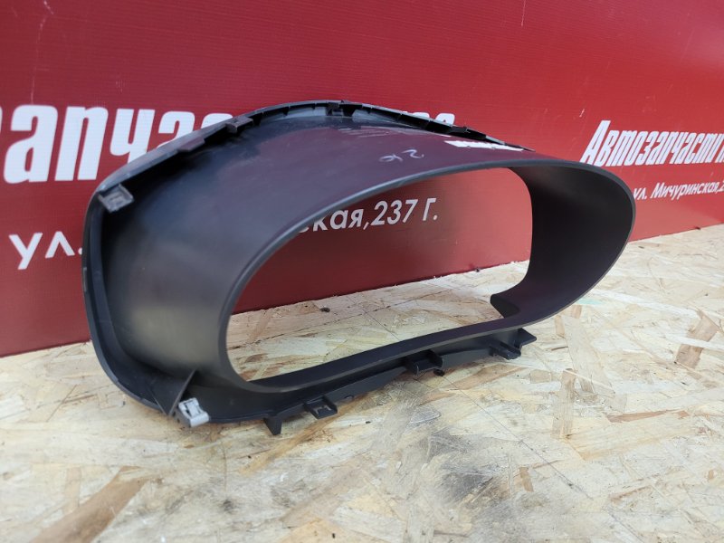 Козырек щитка приборов