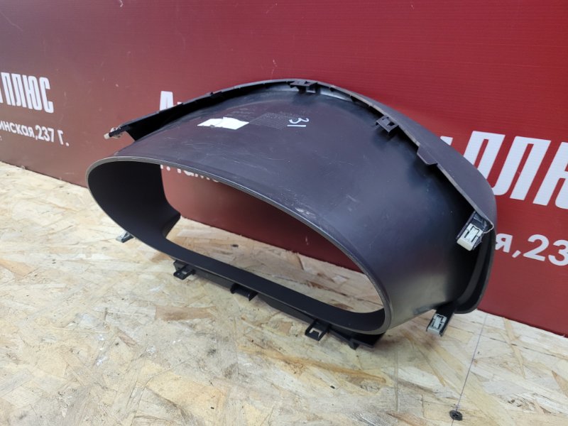 Козырек щитка приборов