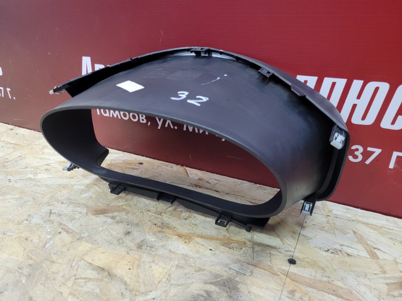 Козырек щитка приборов