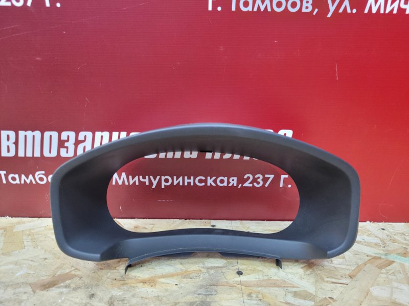 Козырек щитка приборов