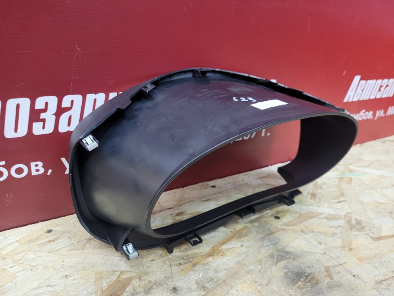 Козырек щитка приборов