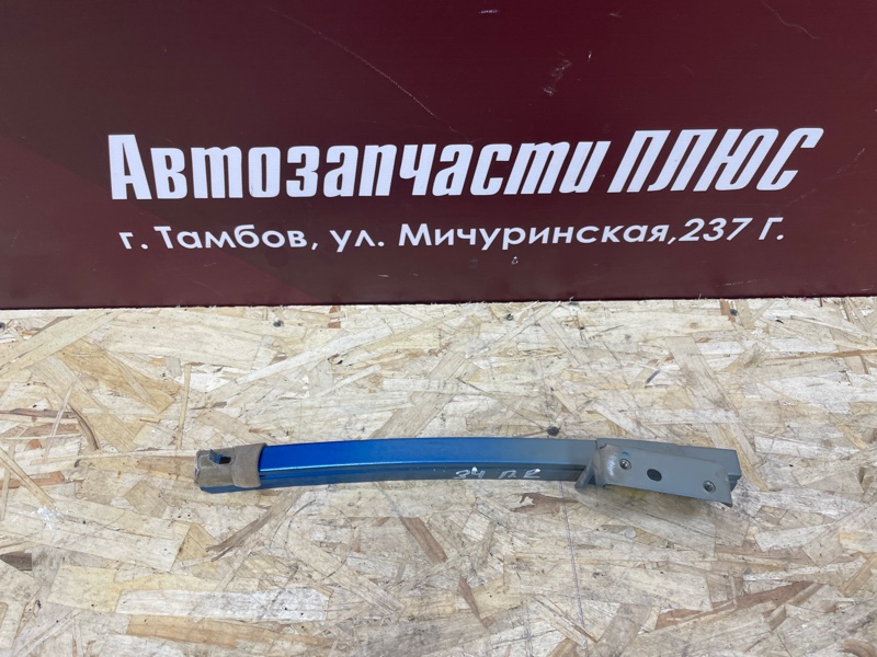 Направляющая стекла     двери