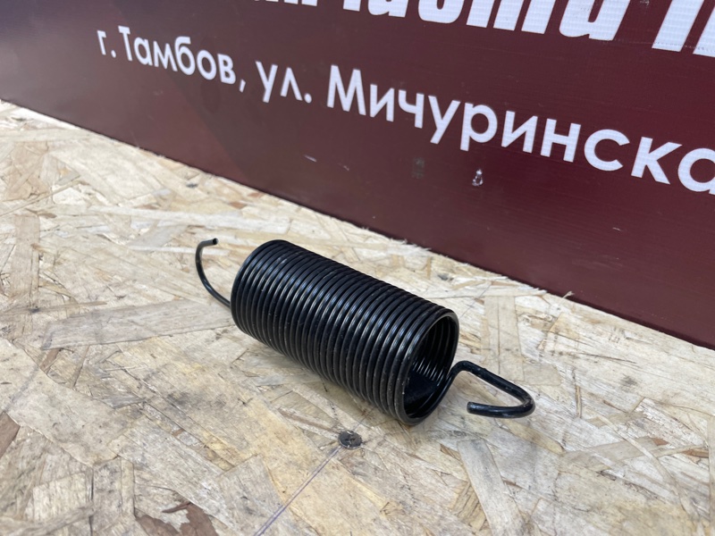Пружина крышки багажника