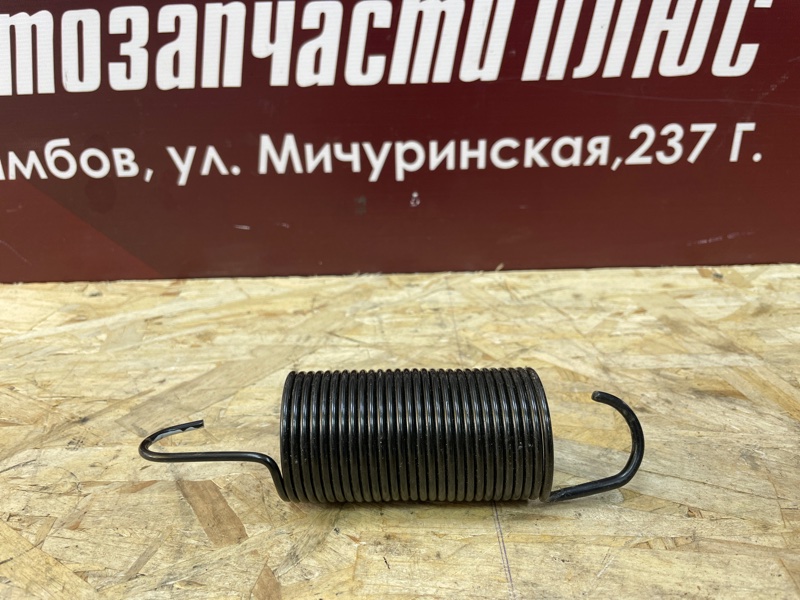Пружина крышки багажника