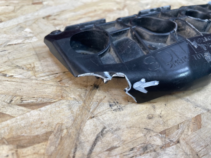 Кронштейн бампера