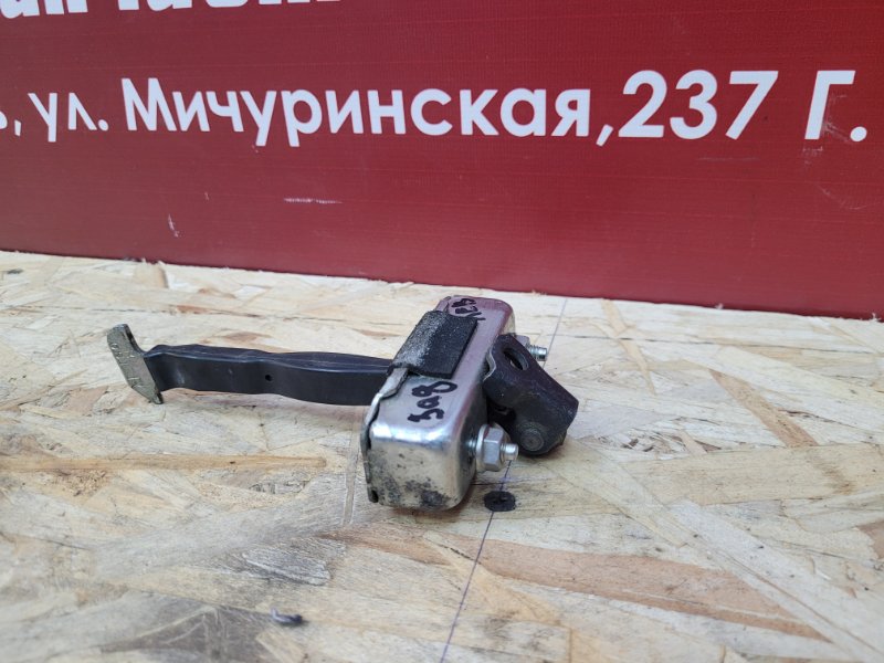 Ограничитель двери