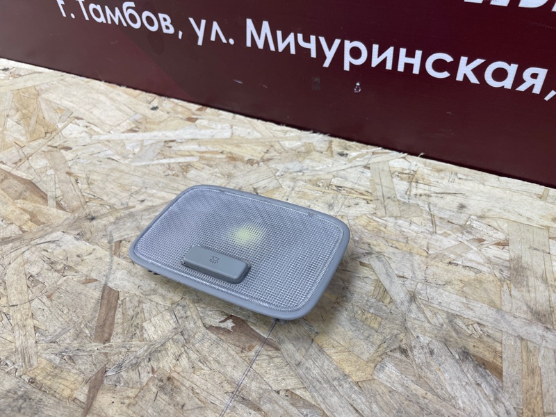 плафон освещения салона