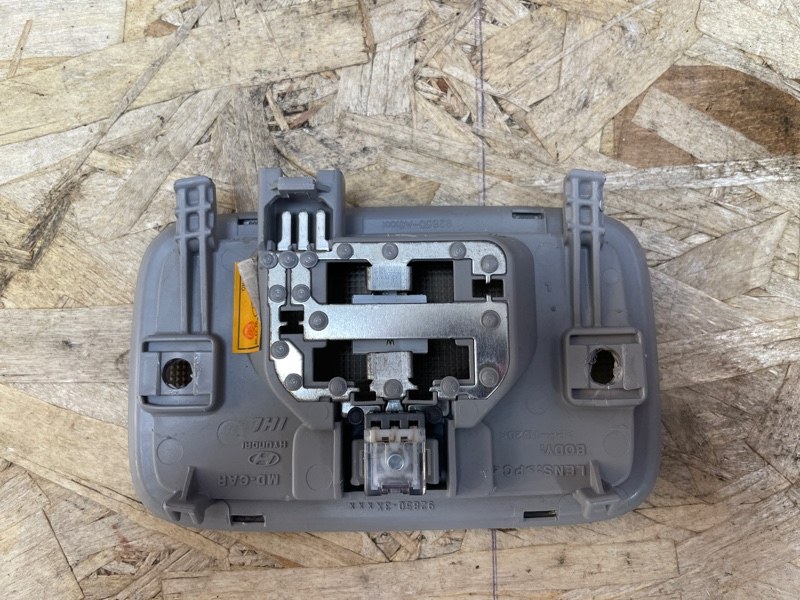 плафон освещения салона